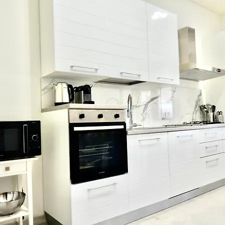 Abate 2nd Floor * Lido di Camaiore